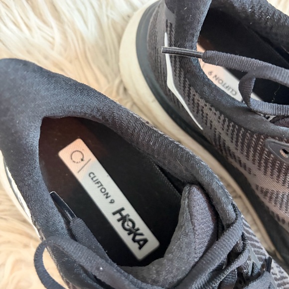 HOKA Clifton 9, Women’s 7.5, Black - Picture 3 of 8